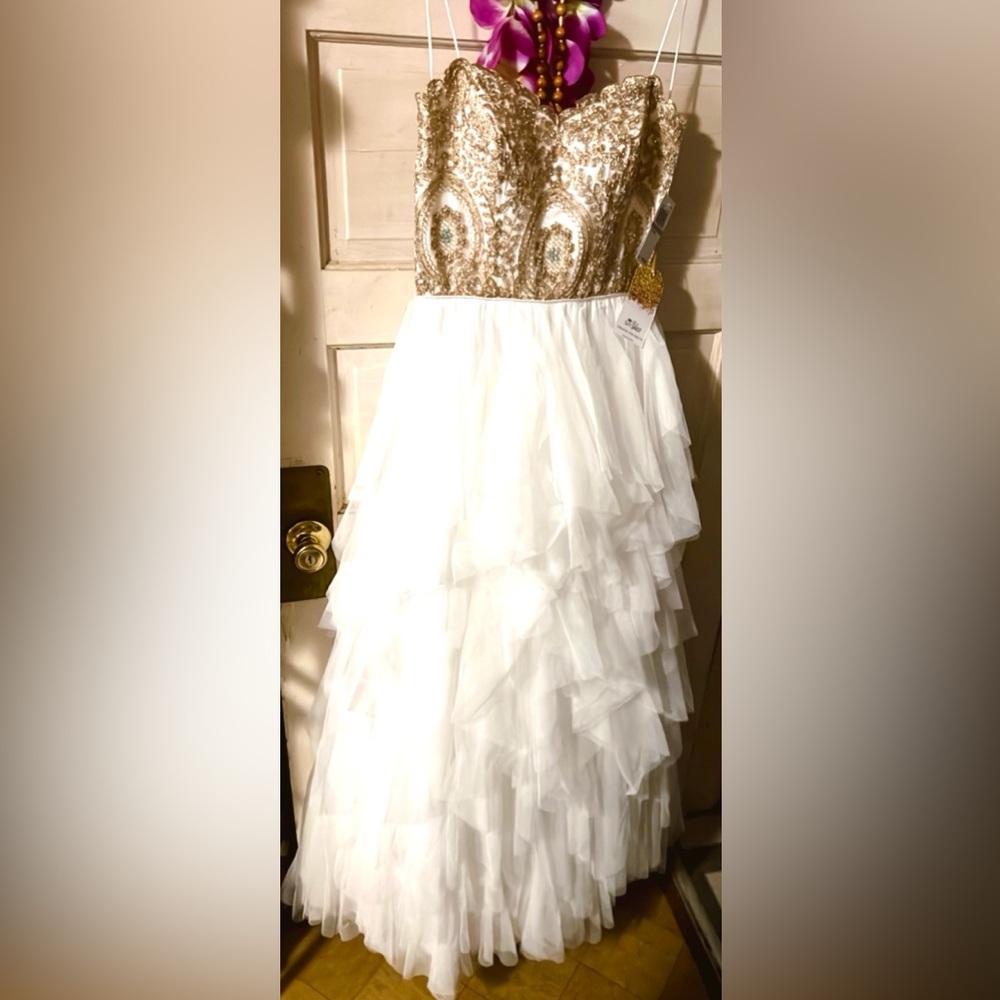 Brand new with tags beautiful white dress rhinestones& gold embroidery details